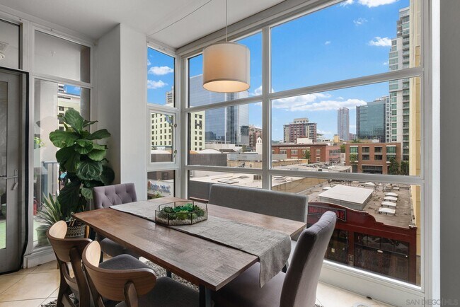 Building Photo - 530 K St
