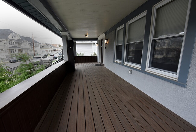 Foto del edificio - 64 Livingston Pl
