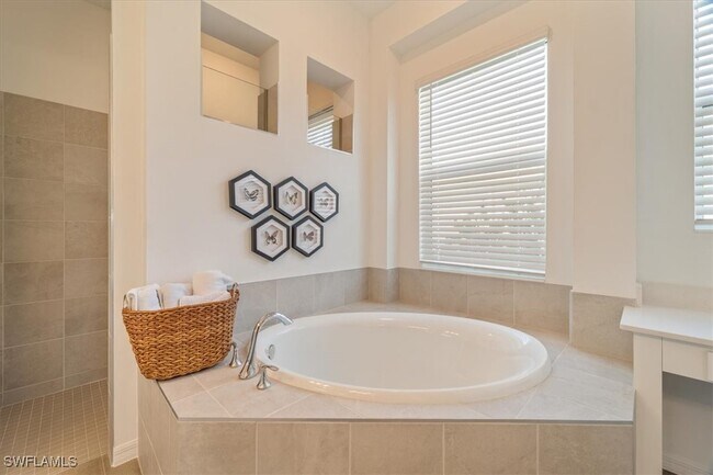 Building Photo - 5825 Carnoustie Ct