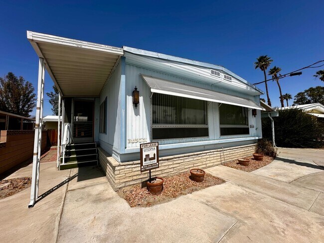 Building Photo - AVAILABLE NOW!! 2 Bed 2 Bath Home in Thous...