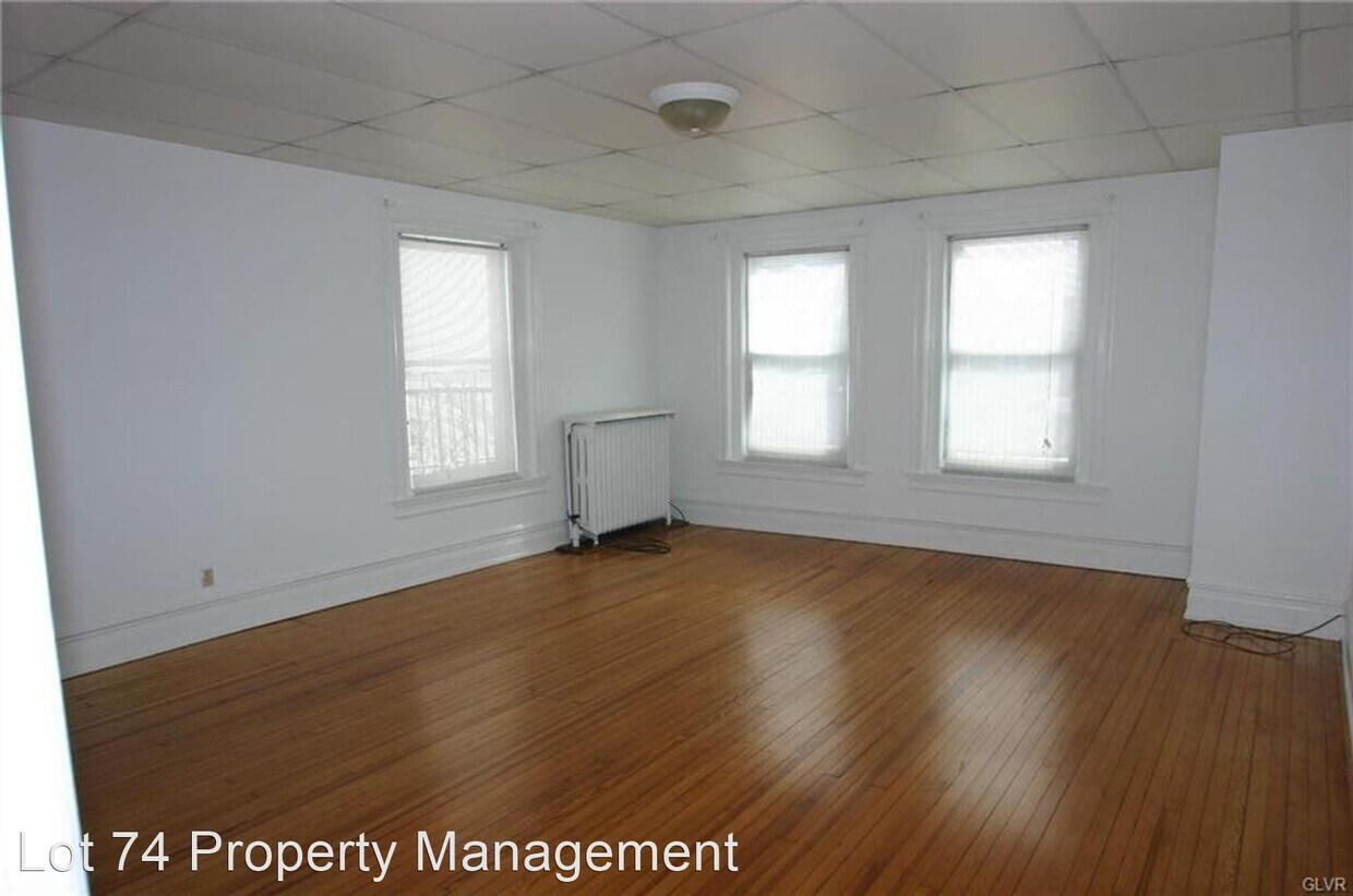 Foto del edificio - 1 br, 1 bath Apartment - 316 W. Broad St.