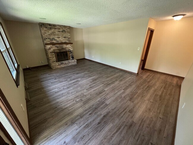 Foto del edificio - 3 bedroom 2 bath Springfield Home located ...