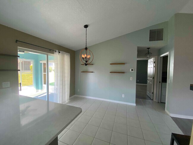 Building Photo - 3915 E Lake Todd Dr