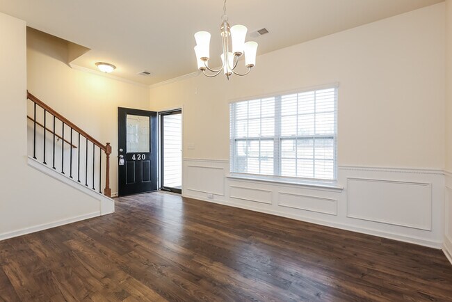 Foto del edificio - Spacious Living with Elegant Touches