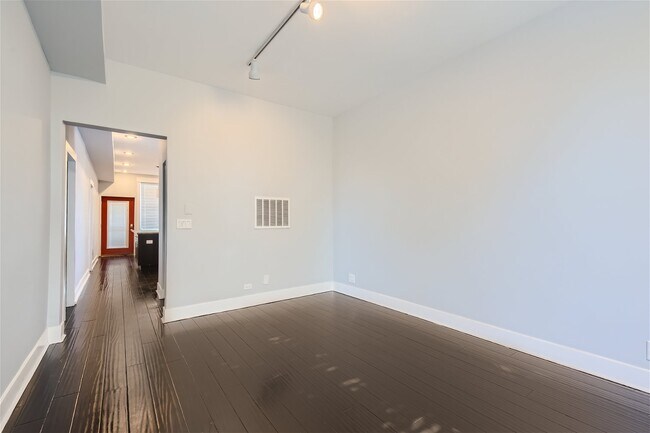 Building Photo - 1816 N Wood St