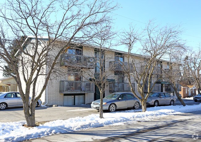 Building Photo - 900 Elder Ln