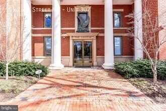 Building Photo - 955 26th St NW