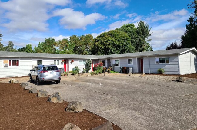 Building Photo - 721 NE 20th Pl
