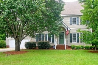 Building Photo - 110 N Marion Dr Building Photo - 110 N Marion Dr