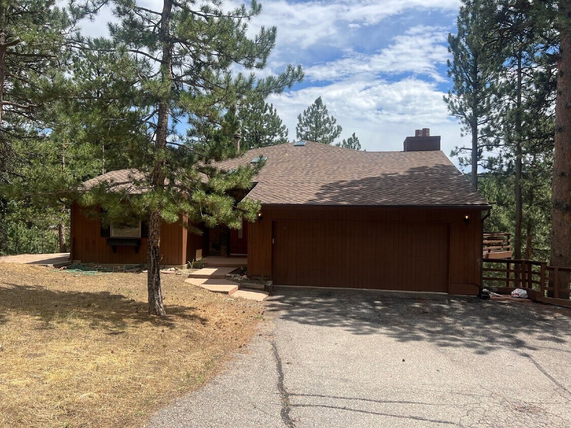 Primary Photo - Beautiful Home in Genesee!
