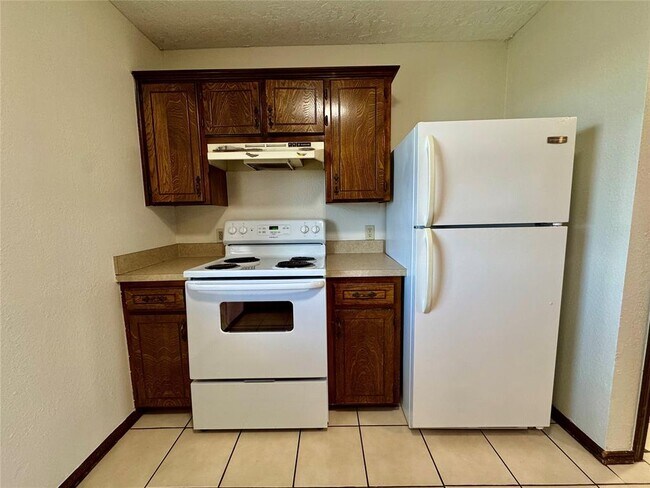 Foto del edificio - 112 Elmwood Cir