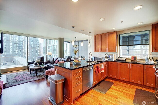 Building Photo - 2Bd/2Ba Bellevue Condo