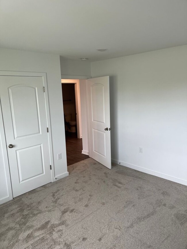 Foto del edificio - CARDINAL POINT DEVELOPMENT- Spring Mills Exit