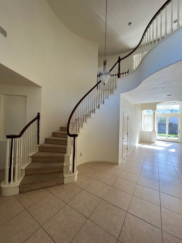 Primary Photo - 1250 Earlton Ln
