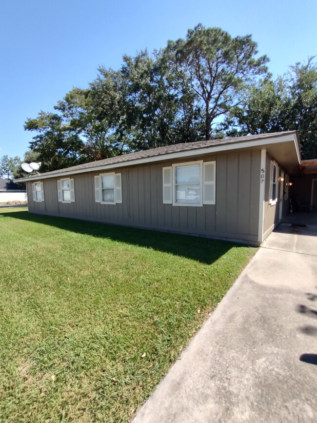 Building Photo - 507 Nederland Ave