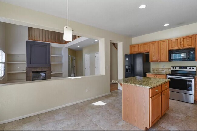 Building Photo - 20734 E Peakview Pl
