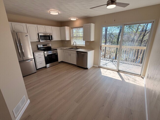 Foto del edificio - 1011 Pinoak Ct