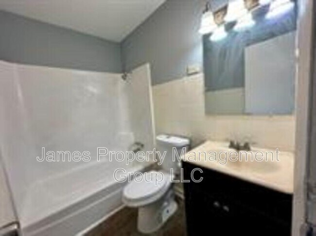 Building Photo - 22050 E Churchill Dr