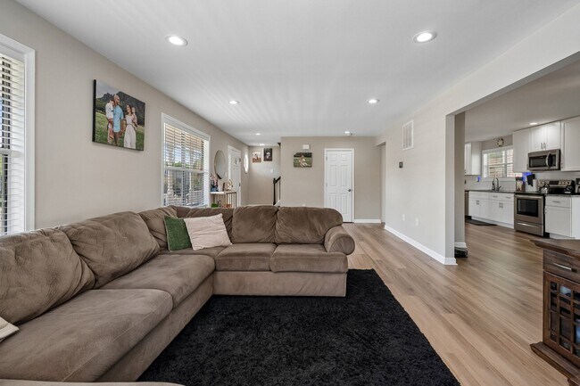 Foto del edificio - 63 Dorothy Ln