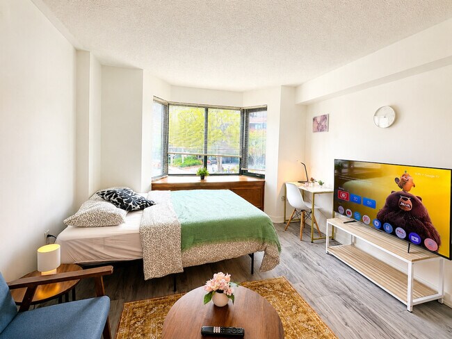 Building Photo - 550 Rue Wilbrod St