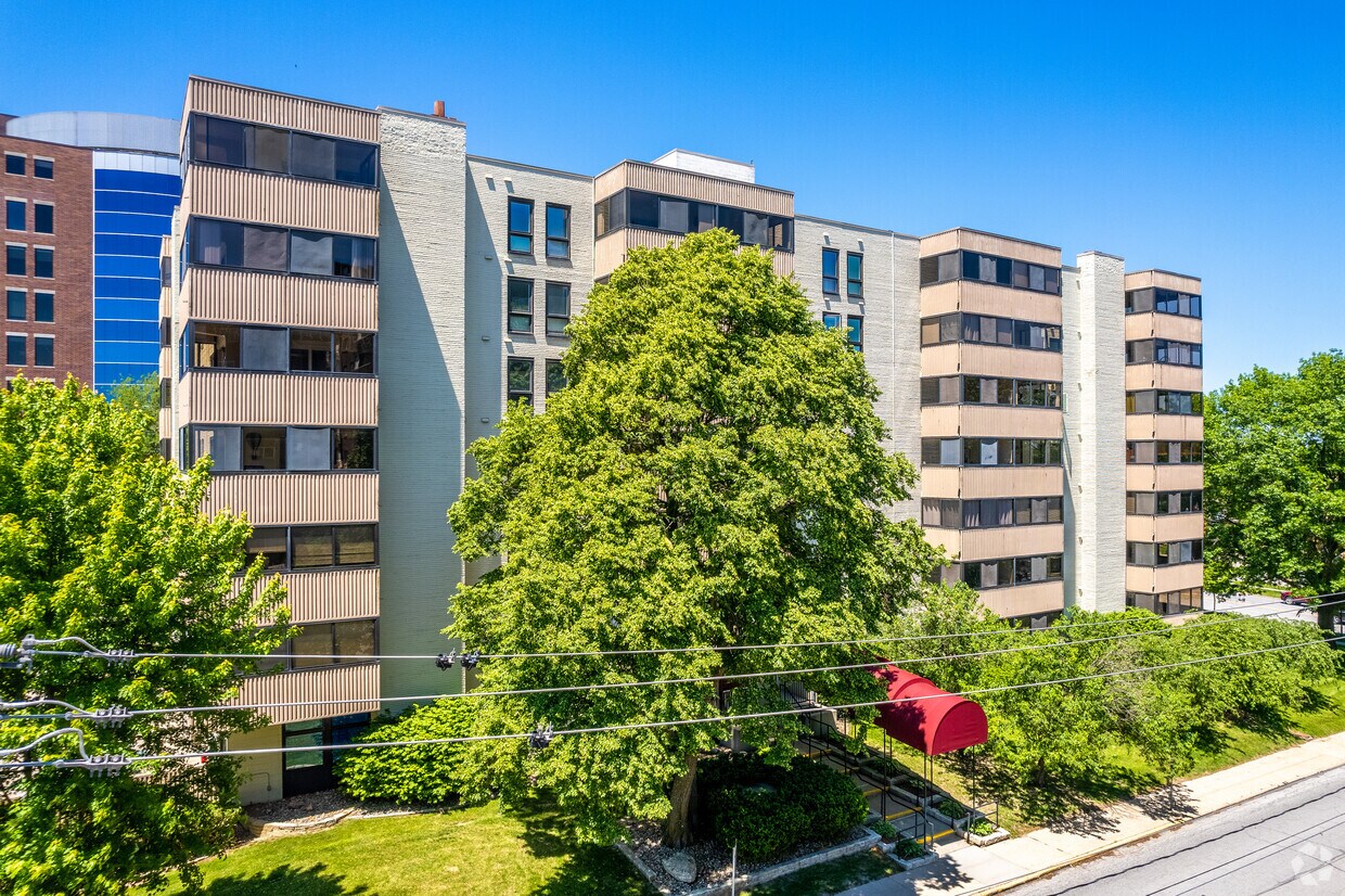 Foto principal - 3100 Grand Ave
