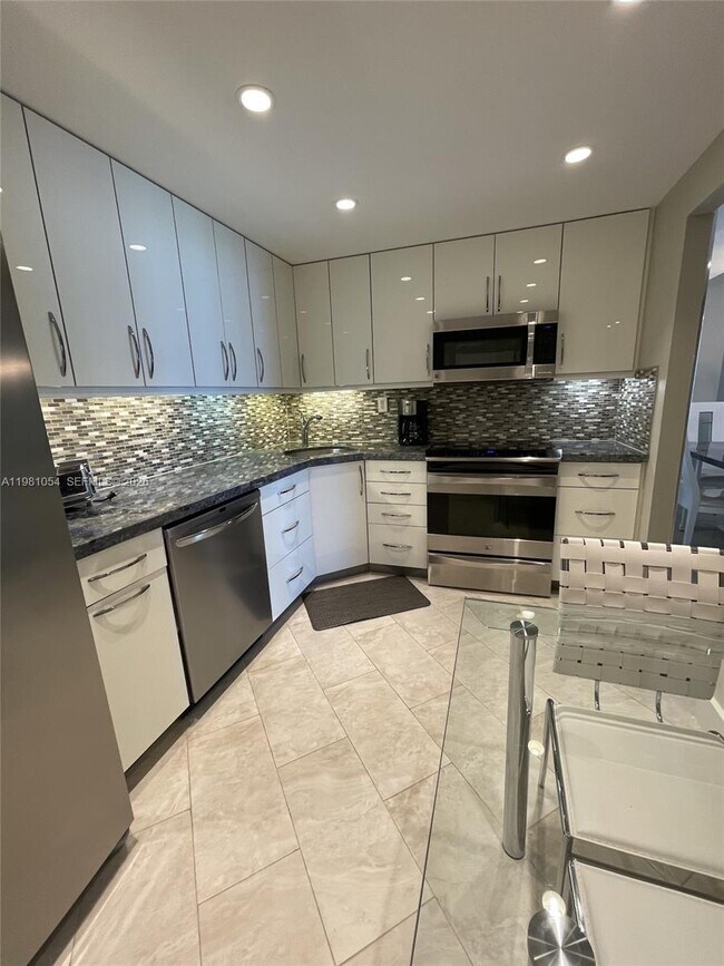 Foto del edificio - 1410 S Ocean Dr