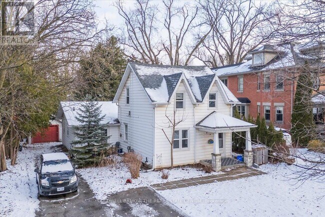 Photo du bâtiment - 24 Maple St