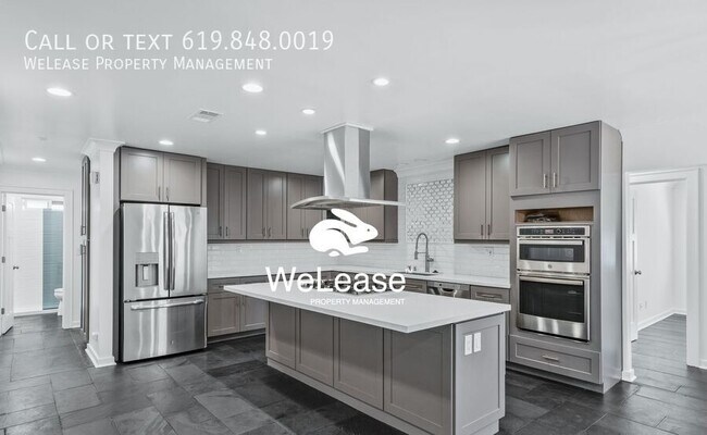Building Photo - Luxury Hilltop Home with Two Master Suites...