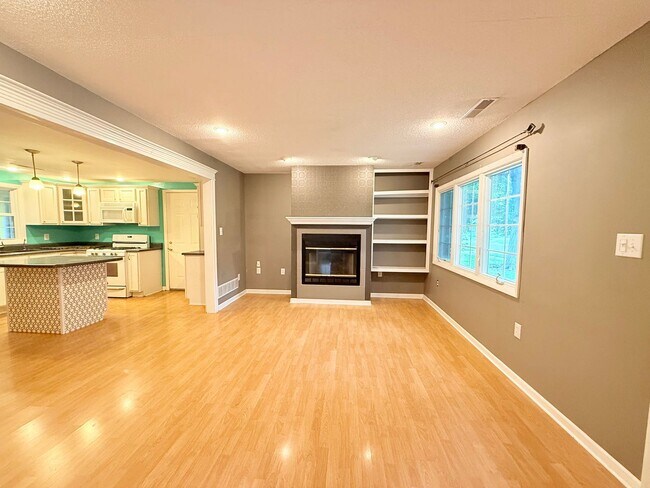 Foto del edificio - Beautiful 3 bed 2 bath home in Bloomington!