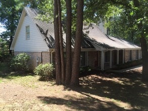 Building Photo - 15002 Glory Dr SE