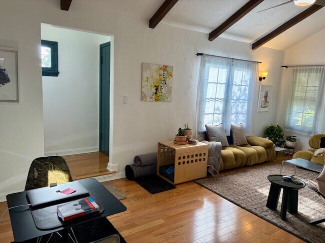 Foto del edificio - 1309 Montecito Dr