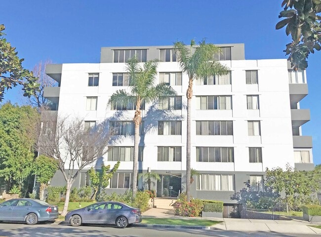Building Photo - 468 S Roxbury Dr
