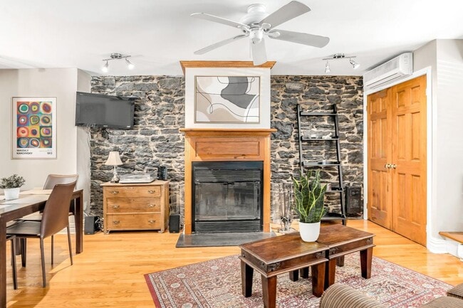 Building Photo - 1507 Av Argyle