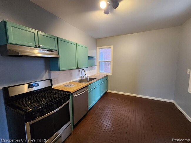 Building Photo - 605 E Bethune St