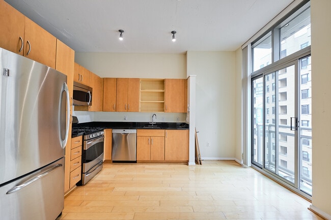 Building Photo - 811 4th St NW