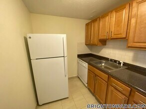 Building Photo - 122 Dustin St