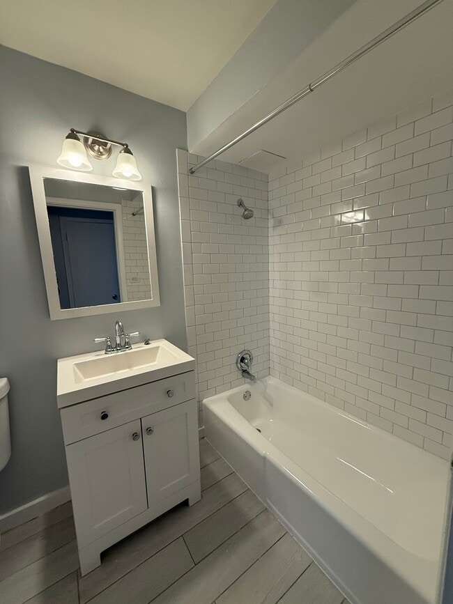 Building Photo - 2124 14th Ave