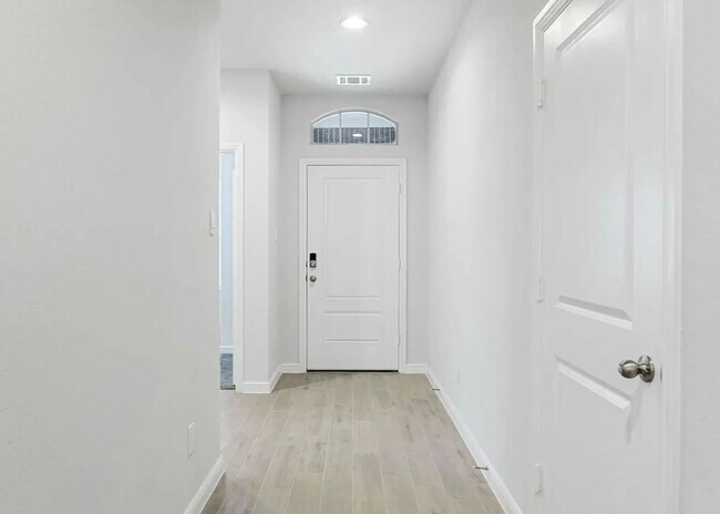 Building Photo - 1216 Southwark Dr