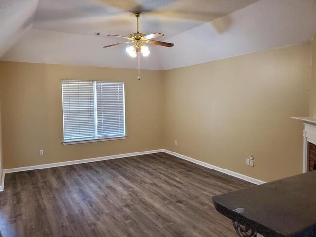 Foto del edificio - 1812 Clunan Cove