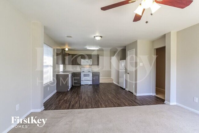 Foto del edificio - 7318 River Pines Dr