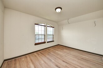 Building Photo - 26407 Wooded Hollow Ln