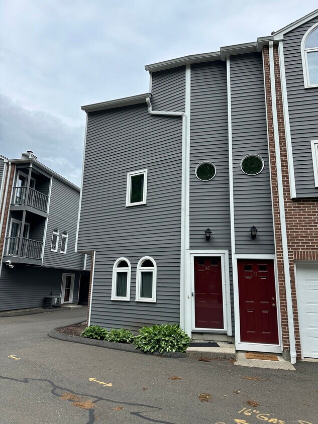 7 Seir Hill Rd Unit APT 40, Norwalk, CT 06850 Condo for Rent in Norwalk, CT