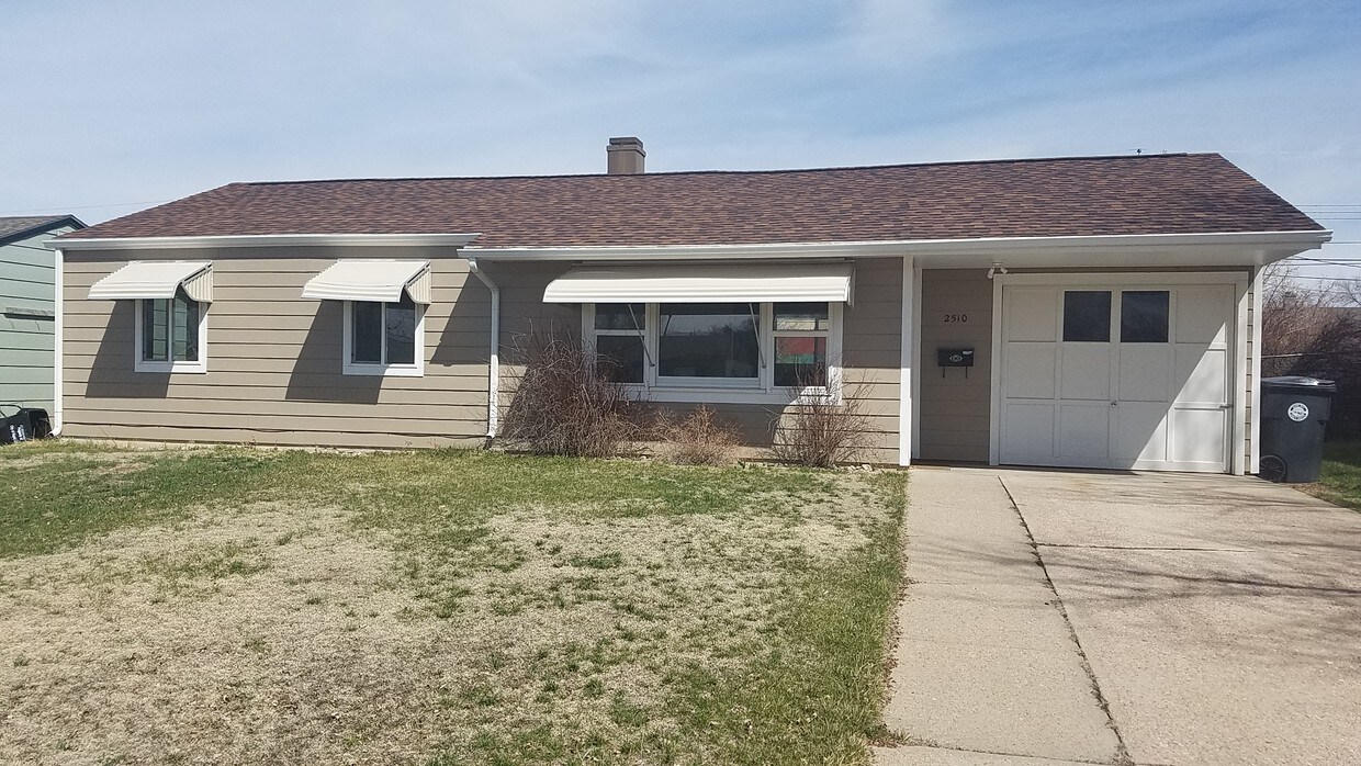 Primary Photo - 2510 Willow Ave