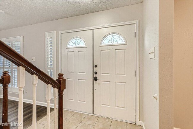 Building Photo - 5 br, 2.5 bath House - 8802 Boise Hills Dr...