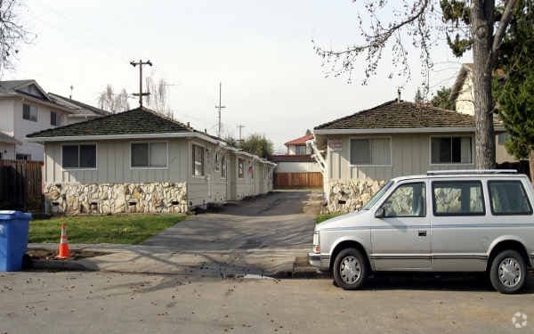 Building Photo - 239 Erie Way