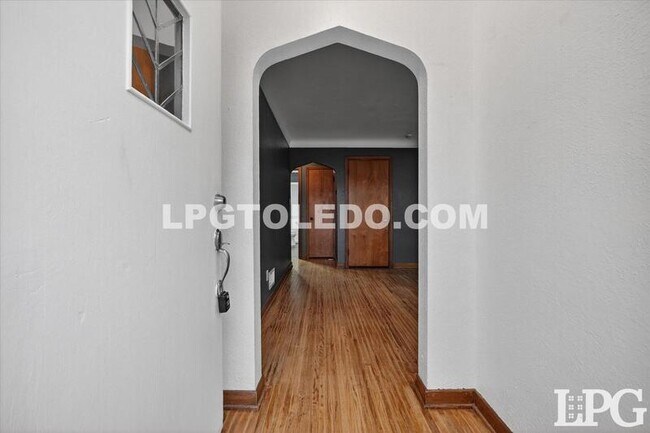 Foto del edificio - 667 Caswell Ave