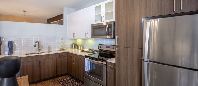 Building Photo - Urban Luxury: 2-Bedroom Rentals with Premi...