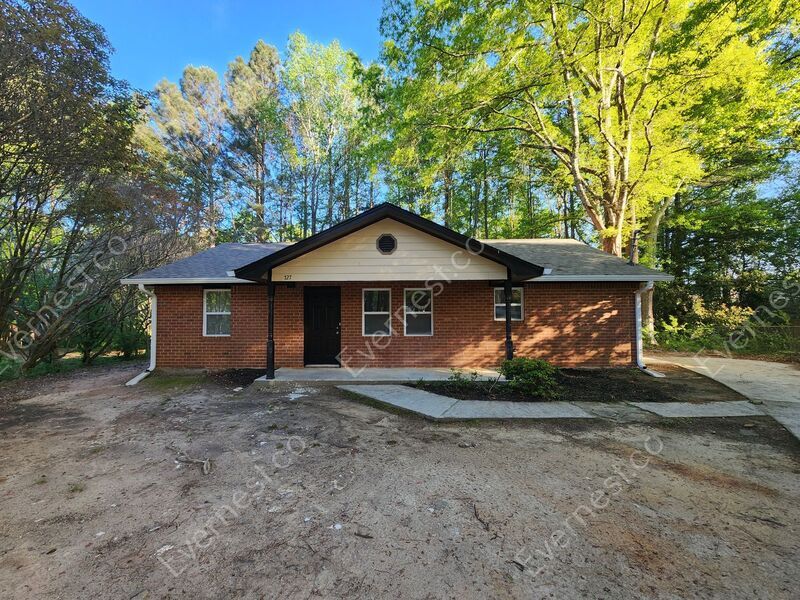 Primary Photo - 727 W Creek Cir