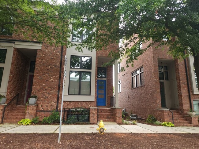 Building Photo - Modern Brownstone 3 Bedrooms, 3.5 Baths lo...