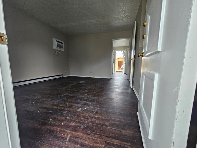 Foto del edificio - 4820 Gillespie Dr